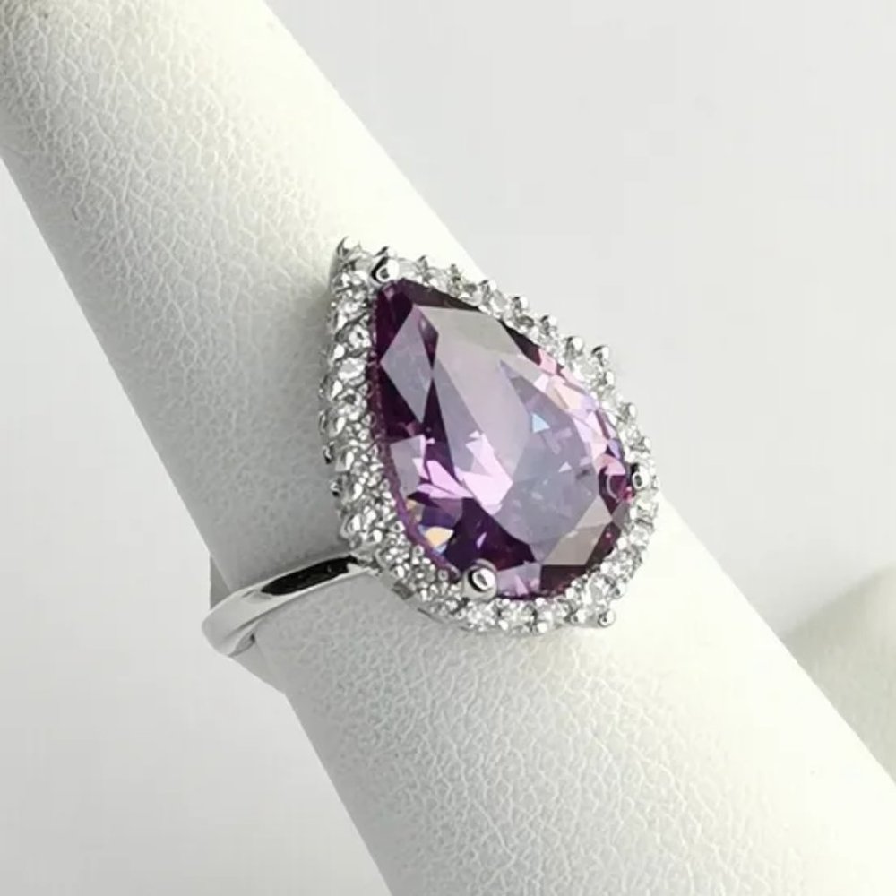 Teardrop pear cut Amethyst cz halo cz ring size 6 🆕